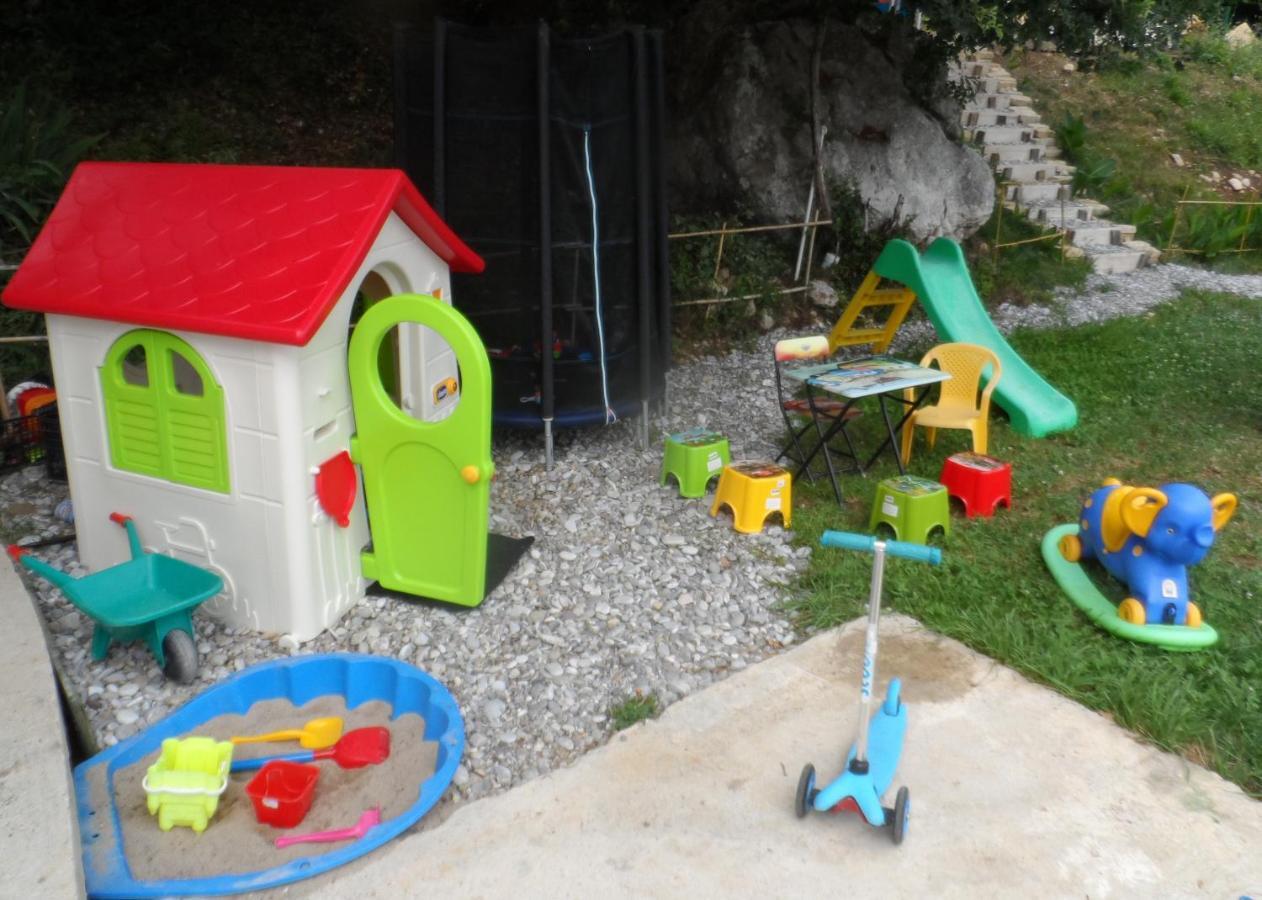 Pataki Studios Petrovac Exteriér fotografie