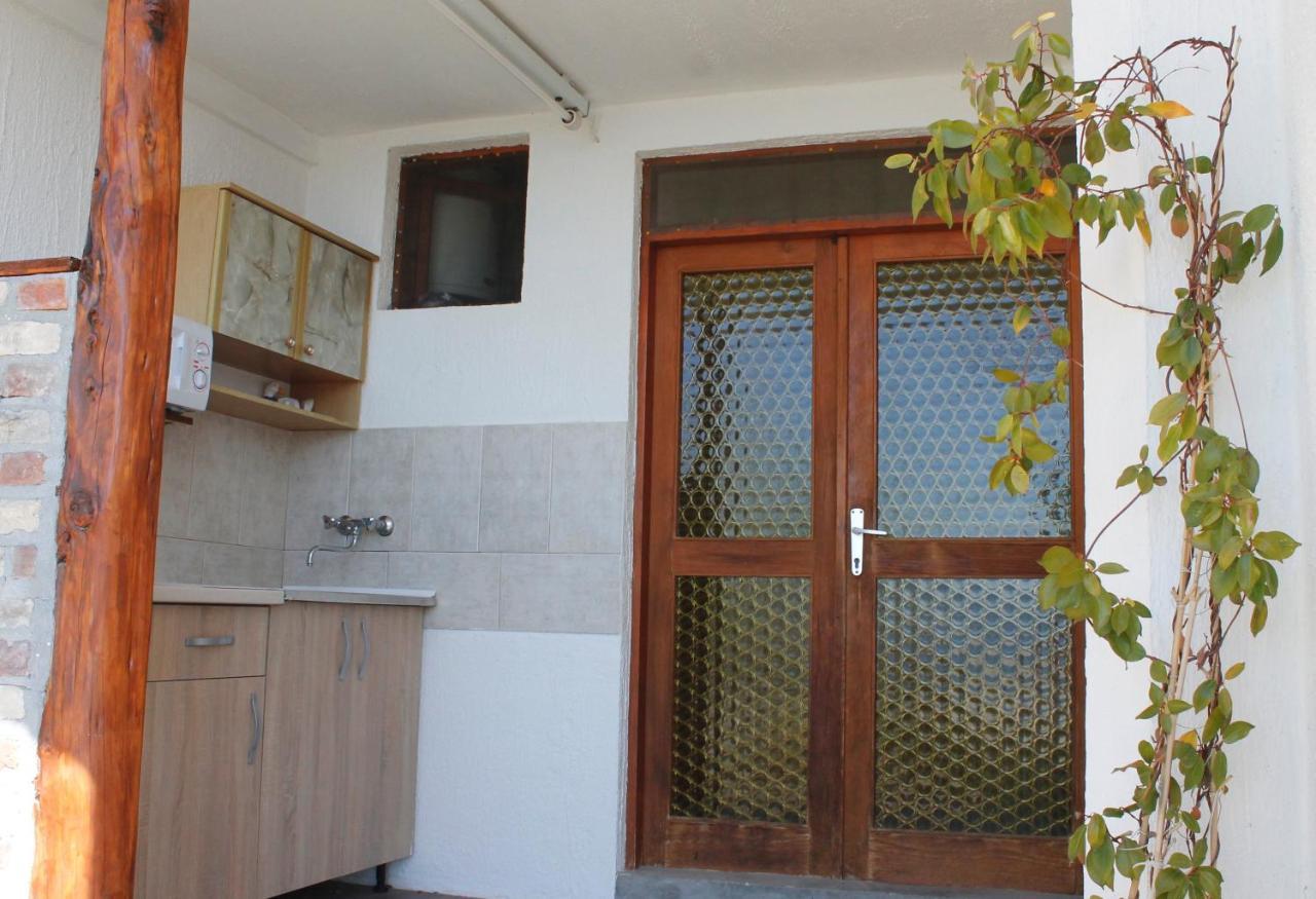 Pataki Studios Petrovac Exteriér fotografie